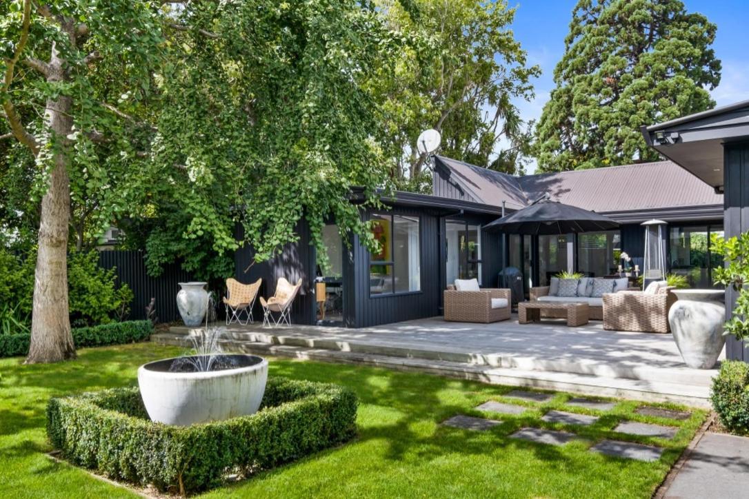 Black Luxury Lodge بلينهايم المظهر الخارجي الصورة