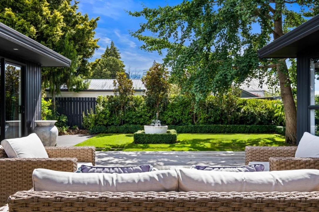 Black Luxury Lodge بلينهايم المظهر الخارجي الصورة